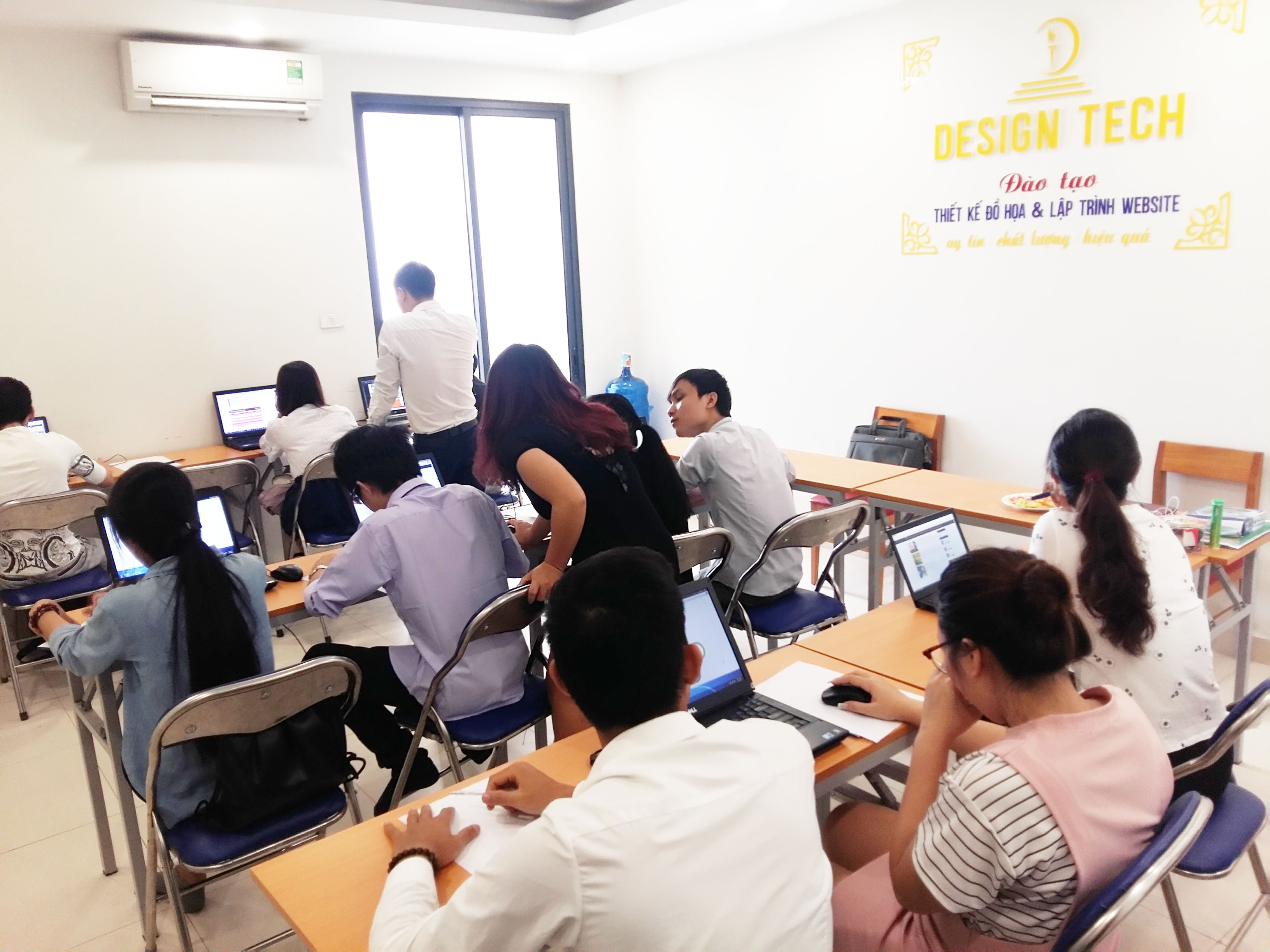 Lớp học thiết kế đồ họa ngắn hạn tại Hà Nội